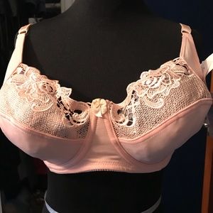 38 DD Bra